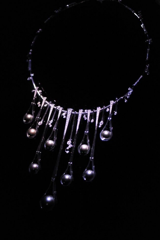 3_black pearls white gold necklace