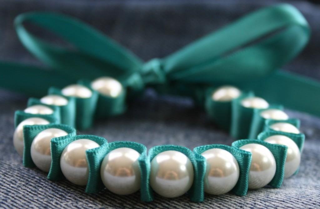 velvet ribbon pearl bracelet