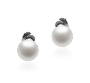 white freshwater pearl earrings