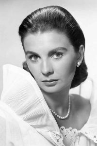 old hollywood glam pearls