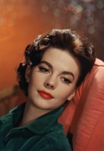 old hollywood glam make up