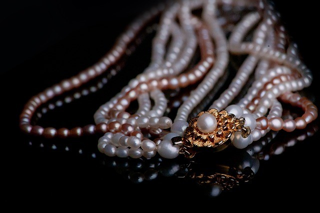 pearl necklace
