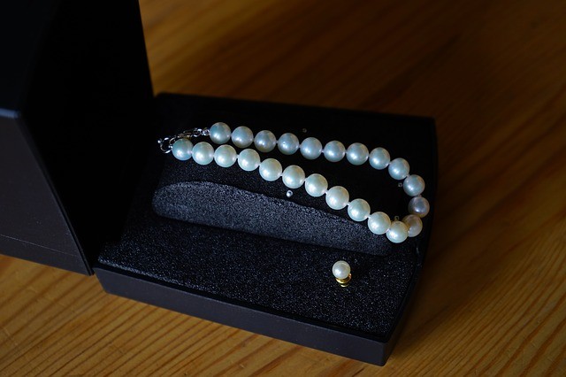 pearl graduation gift idea