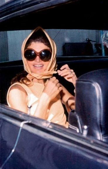 jackie kennedy wearings a scarf
