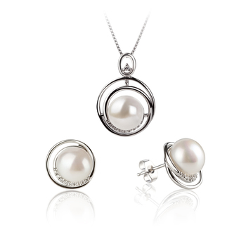 9-10mm AA Quality Freshwater Cultured Pearl Set in Kelly White 9-10mm AA Quality Freshwater Cultured Pearl Set in Kelly White