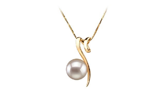View White Japanese Akoya Pearl Pendants collection